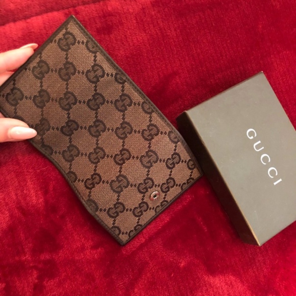 Authentic Gucci Key Case Wallet - Picture 2 of 5